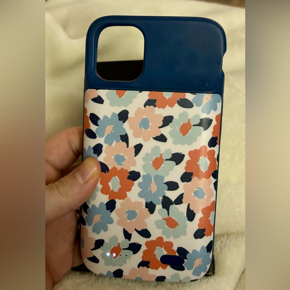 Apple iPhone 11 Casely Battery Case and glass screen protector